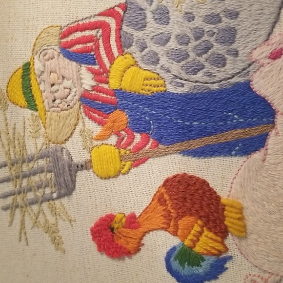 Vintage Handmade Yarn Needlecraft Embriodered Art Farm Yard Fun Framed - Picture 7 of 14
